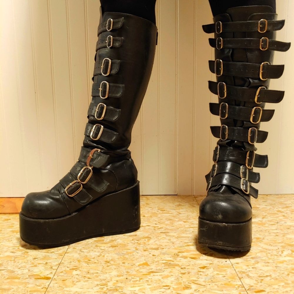 Demonia platform boots